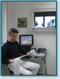 Auswertung des EKG und der Röntgenaufnahmen